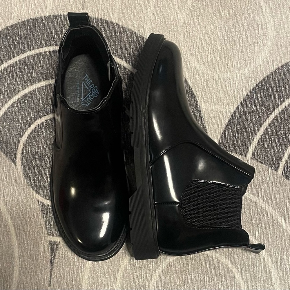 Big kid combat boots. Size 4.